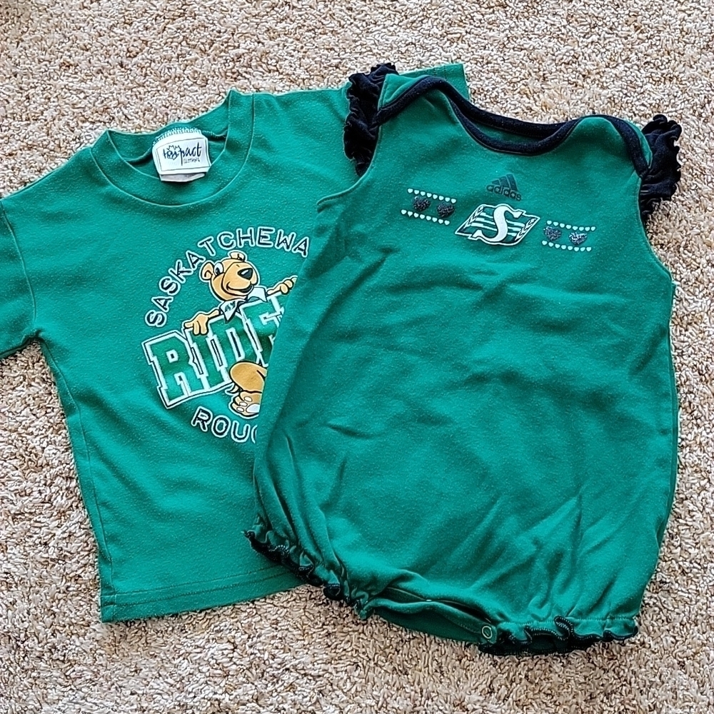Saskatchewan Roughrider lot - 2 pieces, 2T
